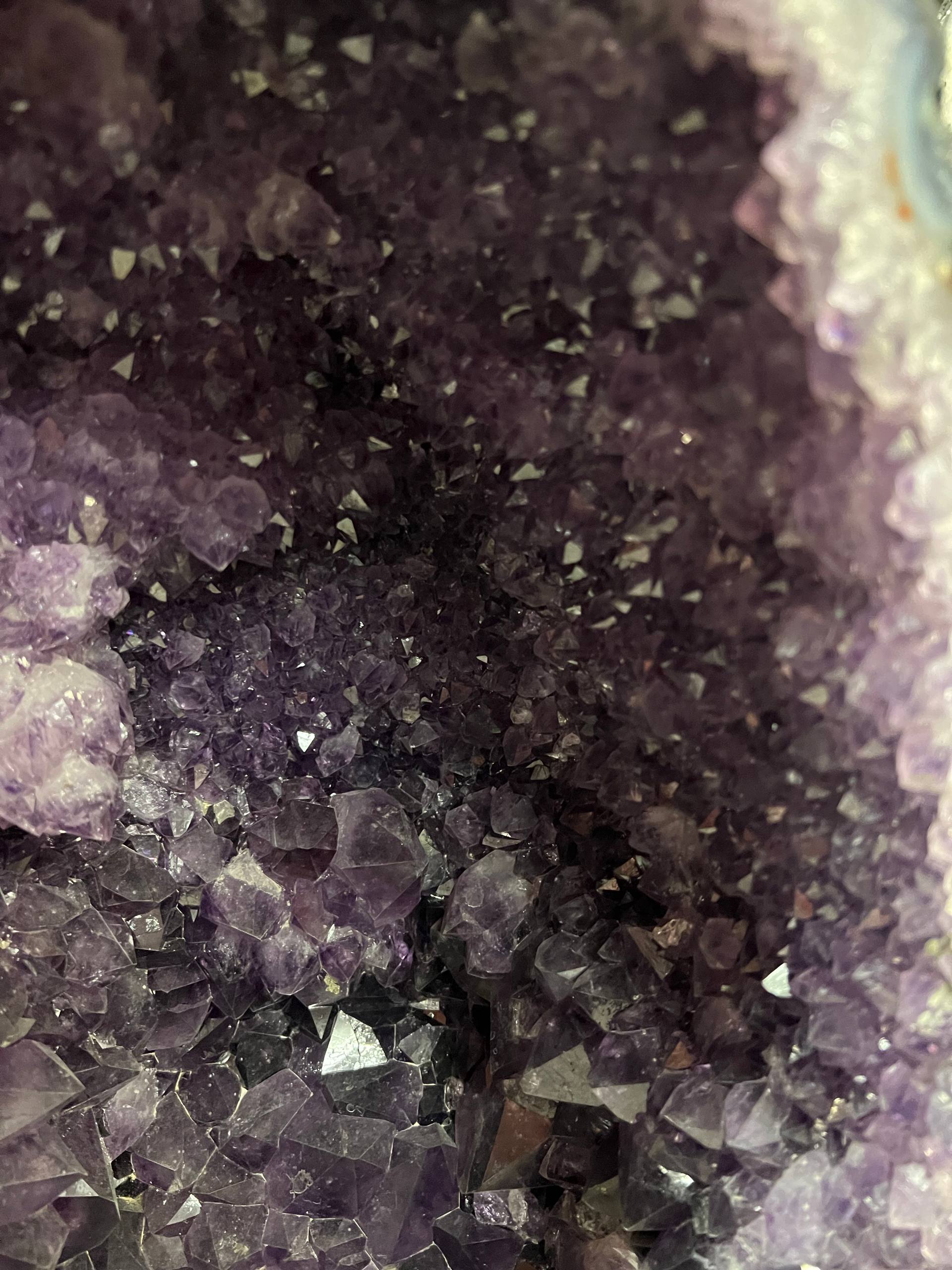 Amethyst geode – view 3