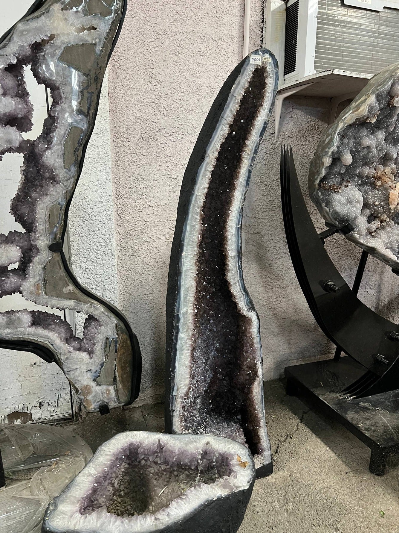 Amethyst cathedral geode – view 4