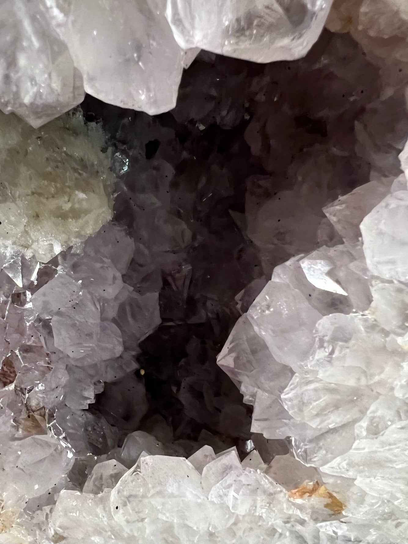 Amethyst geode – view 3