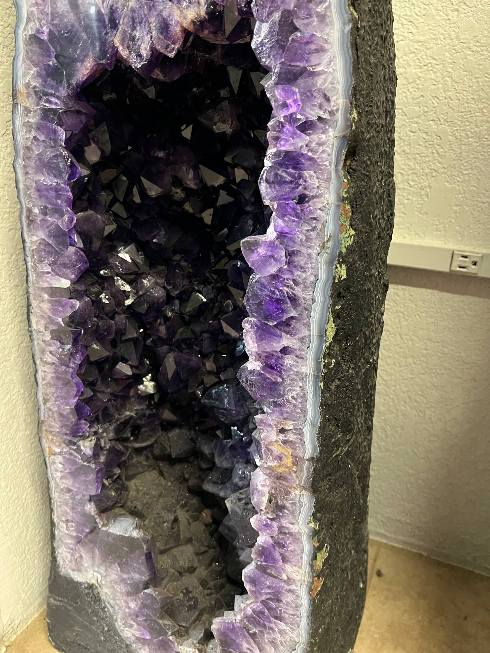 Amethyst tower Geode dark amethyst – view 7