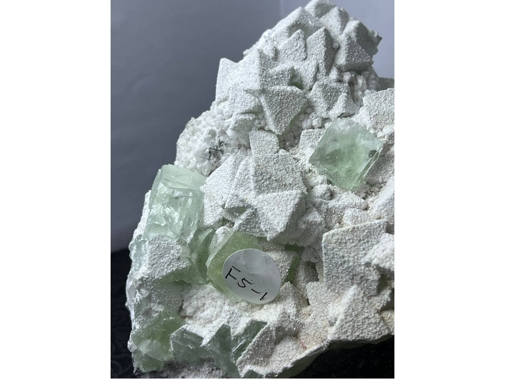 Green fluorite on druzy quartz matrix (Code F5-1)