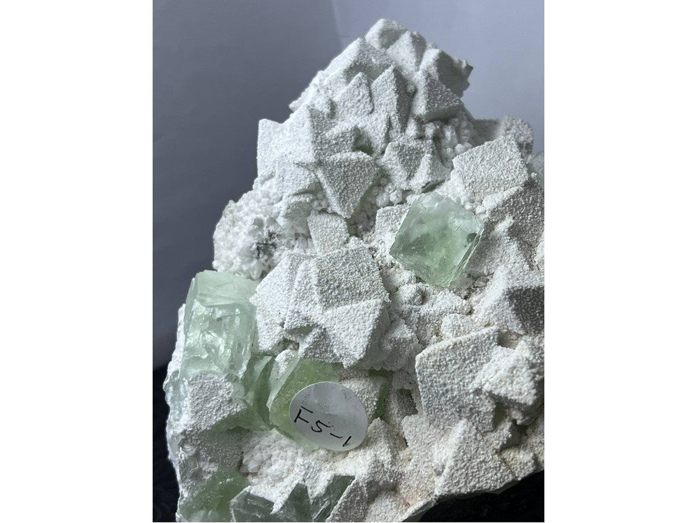 Green fluorite on druzy quartz matrix (Code F5-1)