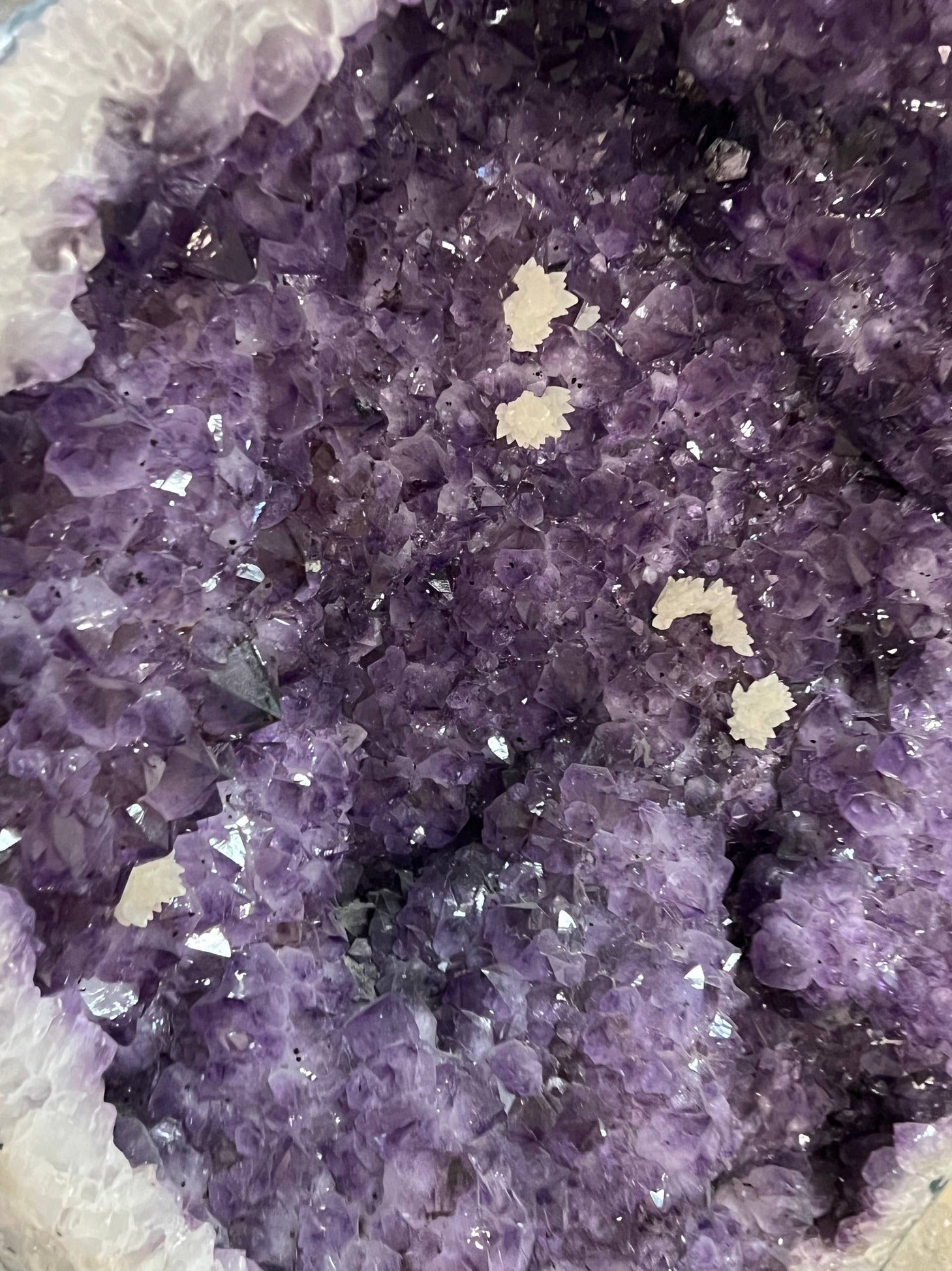 Amethyst Cluster on Stand 850 LBS — view 2