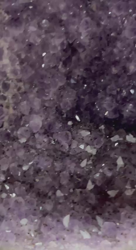 Amethyst cluster – video