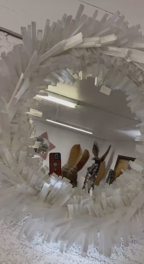 Selenite wall mirror beautiful round shaped