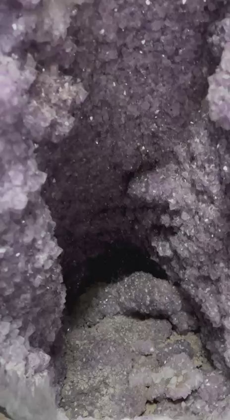 Amethyst cluster – video
