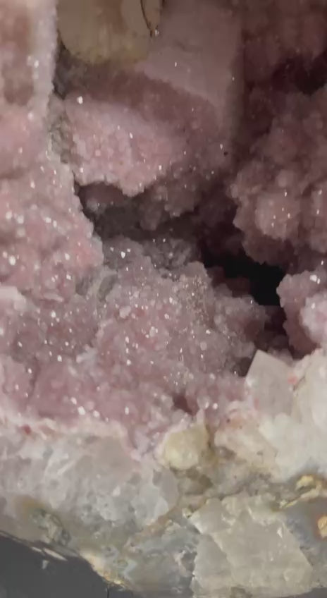 Load video: Pink amethyst geode – video